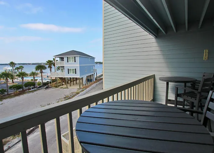 Summerhouse West 207b By Youngs Suncoast