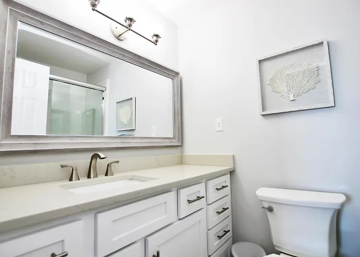 Summerhouse West 207b By Youngs Suncoast Apartment